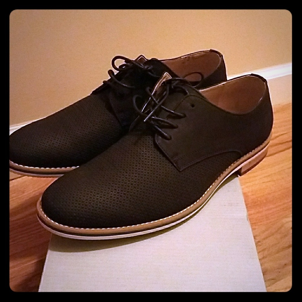BEST FRIEND OXFORD by Kenneth Cole Unlisted